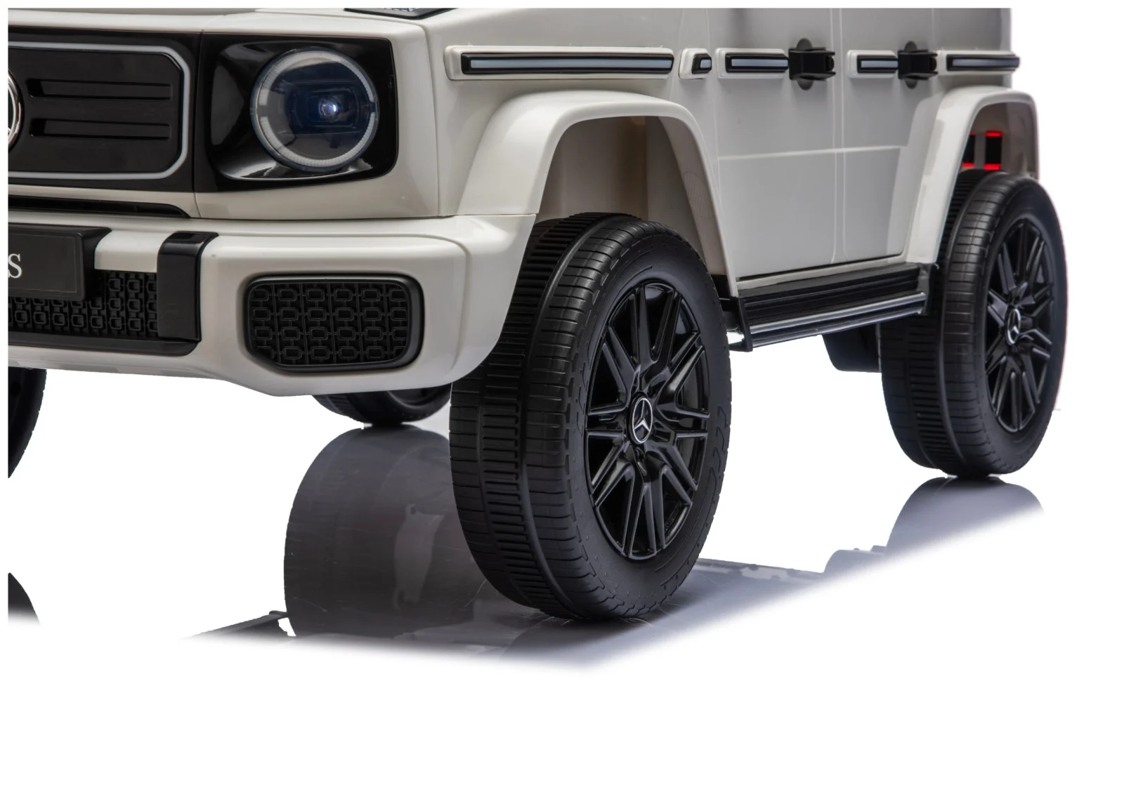 Masinuta electrica pentru copii 2-5 ani Mercedes G580 4x4, 140W 12V 7Ah, premium, culoare alba [12]