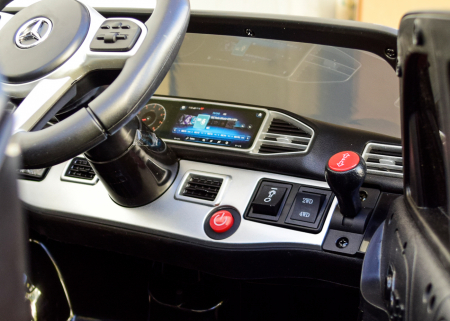 Masinuta electrica Mercedes M-class 4x4 140W 12V, scaun tapitat, culoare Negru [12]