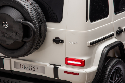 Masinuta electrica pentru 2 copii Mercedes G63, 4x4, 800W [21]