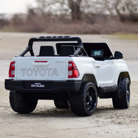 Masinuta electrica pentru 2 copii, Toyota Hilux 4x4 180W 12V 14Ah PREMIUM, culoare Alba [9]