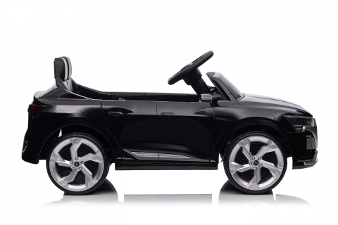 Masinuta electrica pentru copii, cu licenta Audi SQ8 Neagra [9]