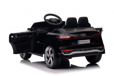 Masinuta electrica pentru copii, cu licenta Audi SQ8 Neagra [15]