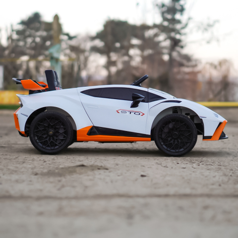 Masinuta electrica pentru copii Lamborghini Huracan STO 12V 80W Premium, alb [5]