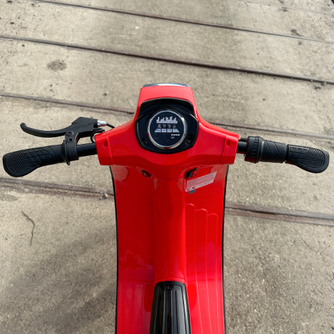 Scuter electric pentru copii, Kinderauto Retro, 350W, 24V 10Ah, roti gonflabile, music player, cadru robust, rosu [13]