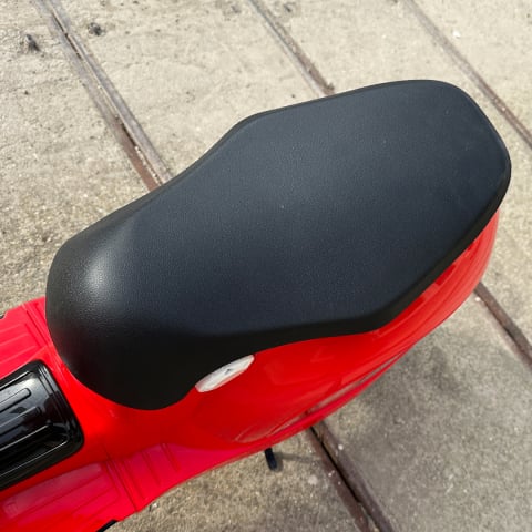 Scuter electric pentru copii, Kinderauto Retro, 350W, 24V 10Ah, roti gonflabile, music player, cadru robust, rosu [12]