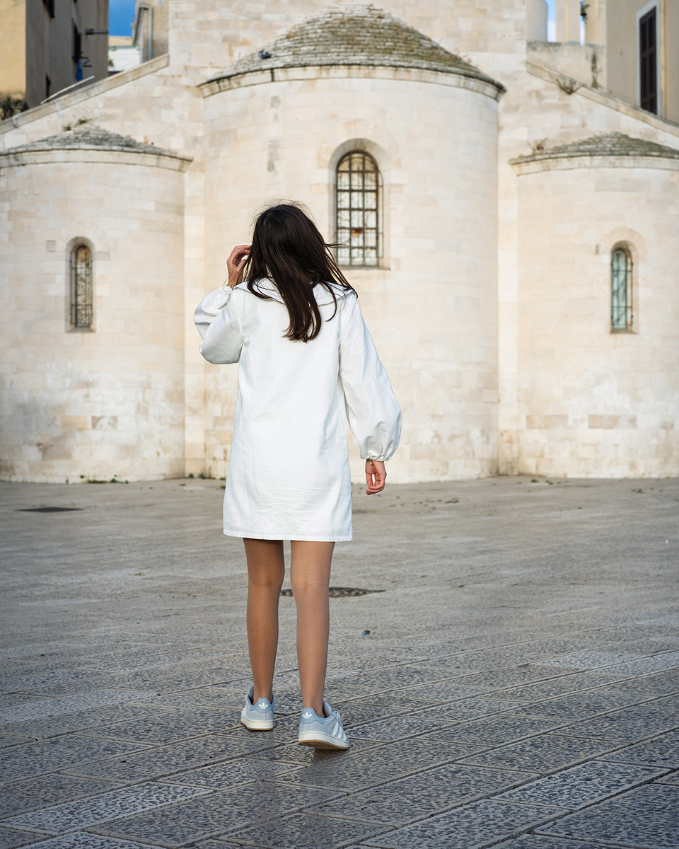 Rochie femei, alba, cu aplicatii, cu guler [2]