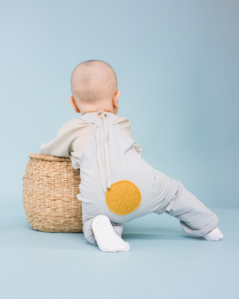Salopeta Bebe, culoare gri, bretele reglabile, urechi si codita galbene [3]