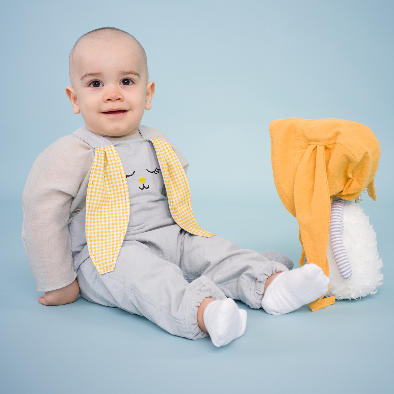 Salopeta Bebe, culoare gri, bretele reglabile, urechi si codita galbene [4]