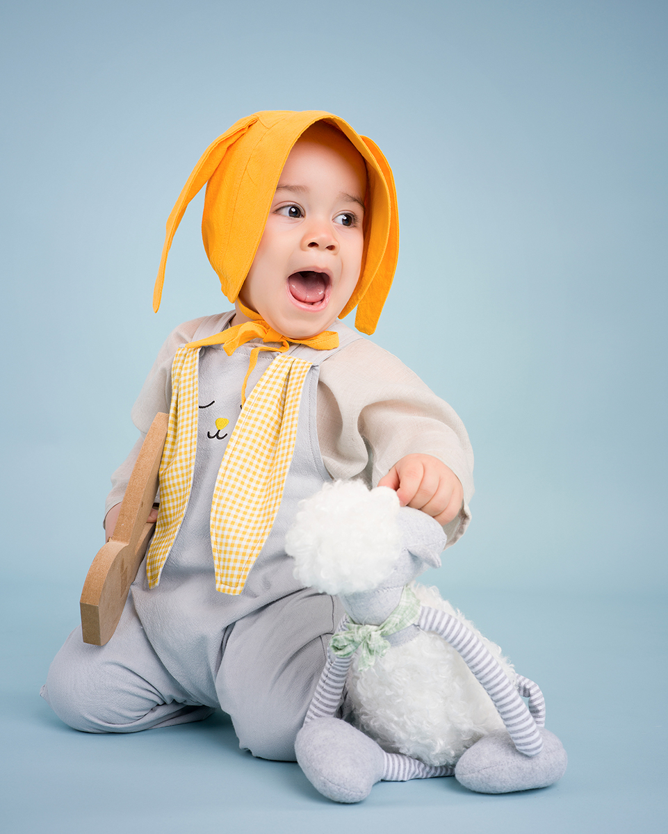 Salopeta Bebe, culoare gri, bretele reglabile, urechi si codita galbene [2]