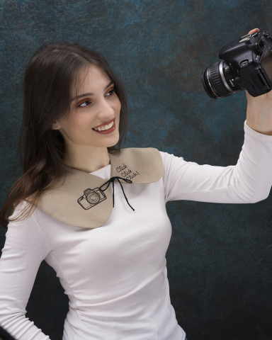 Guler detasabil,culoare bej, broderie cu aparat foto [2]