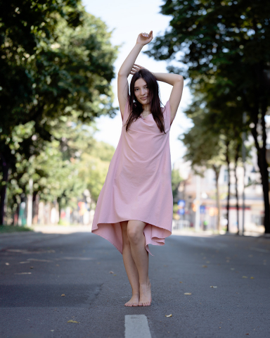 Rochie Asimetrica, scurta in fata si lunga in spate, culoare roz pal, cu buzunare, decolteu in forma de V [2]
