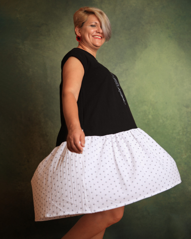 rochie femei in forma de A, din panza topita, alb cu negru, broderie cu planete, volan generos, asimetrica [2]