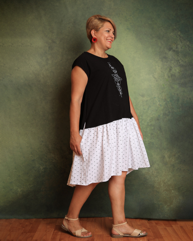 Rochii - rochie femei in forma de A, din panza topita, alb cu negru, broderie cu planete, volan generos, asimetrica