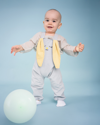 Salopeta Bebe, culoare gri, bretele reglabile, urechi si codita galbene