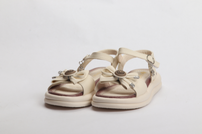 БОСОНОЖКИ НА ДЕВОЧКУ [3]