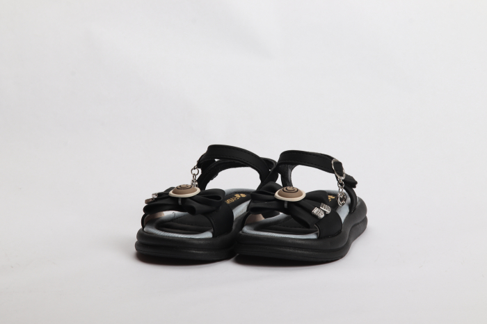 БОСОНОЖКИ НА ДЕВОЧКУ [3]