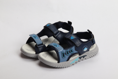 ДЕТИ - БОСОНОЖКИ НА МАЛЬЧИКА