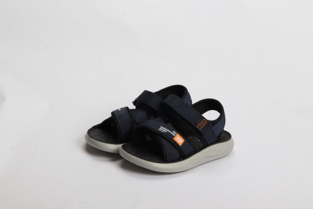 ДЕТИ - БОСОНОЖКИ НА МАЛЬЧИКА