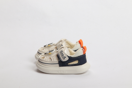 БОСОНОЖКИ НА МАЛЬЧИКА [1]