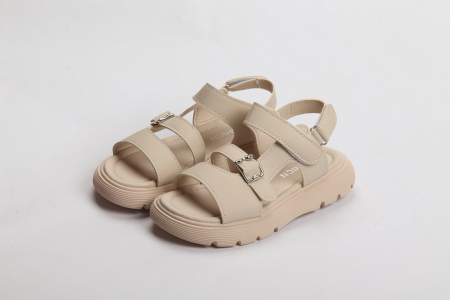 ДЕТИ - БОСОНОЖКИ НА ДЕВОЧКУ