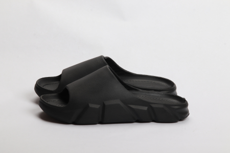 ШЛЕПКИ НА МАЛЬЧИКА [1]