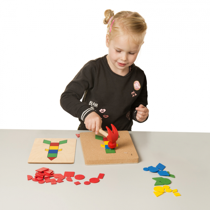 Joc de dezvoltare cognitivă și motricitate fină, Ciocănele [3]