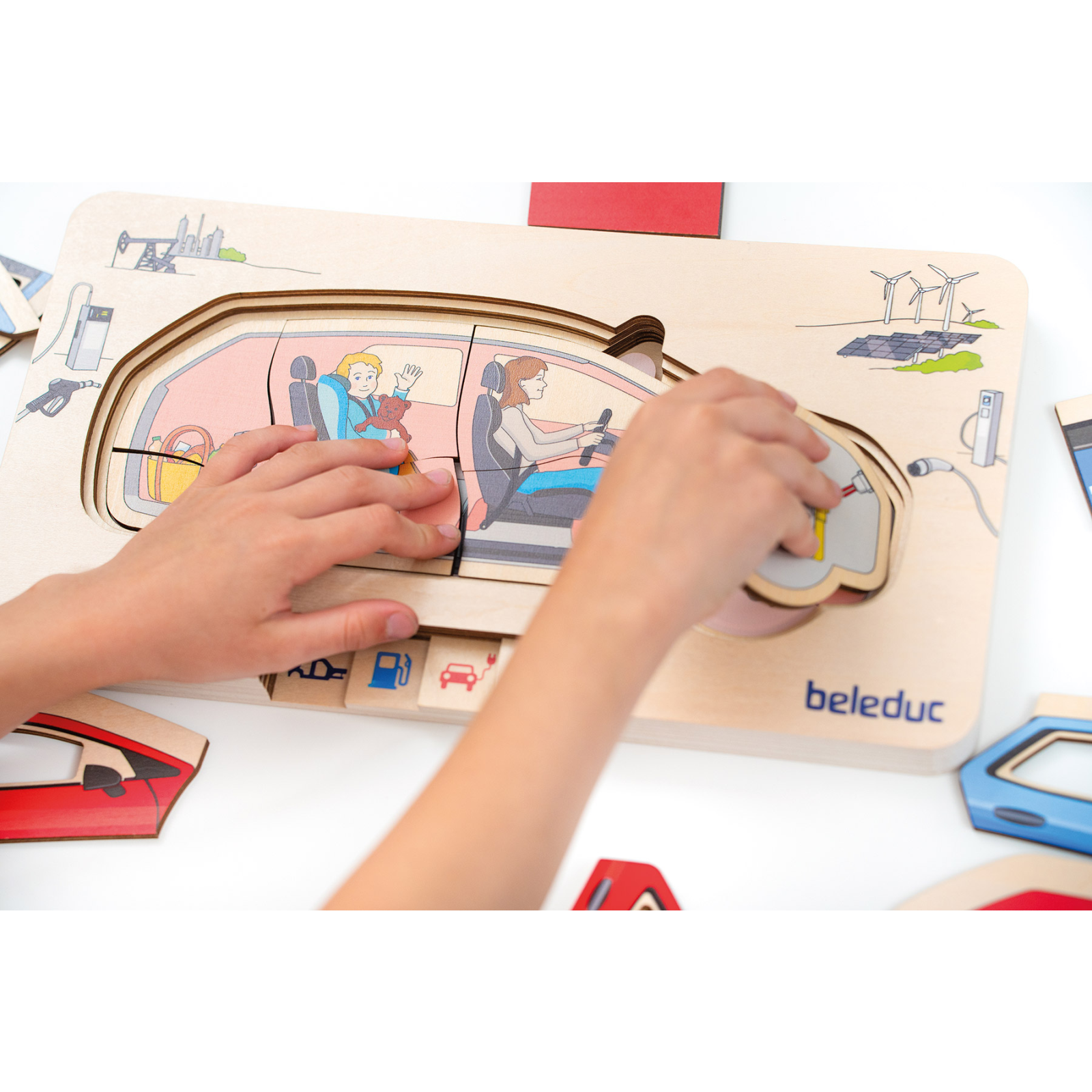 Puzzle stratificat auto cu motor electric și termic [22]