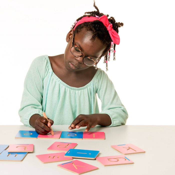 Joc de pregătire a scrierii cu mâna Simte litera [2]