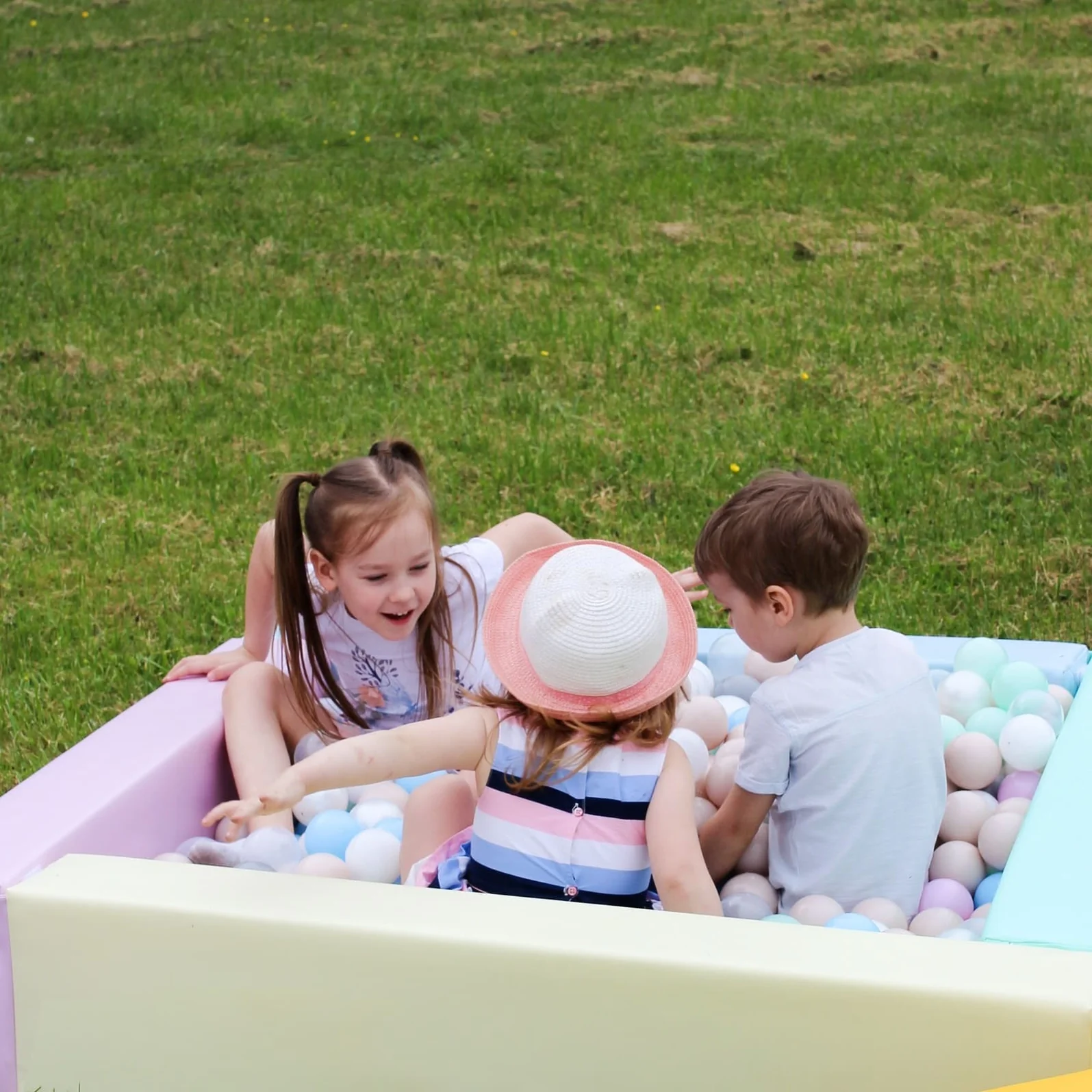 Piscină cu bile - pastel [6]
