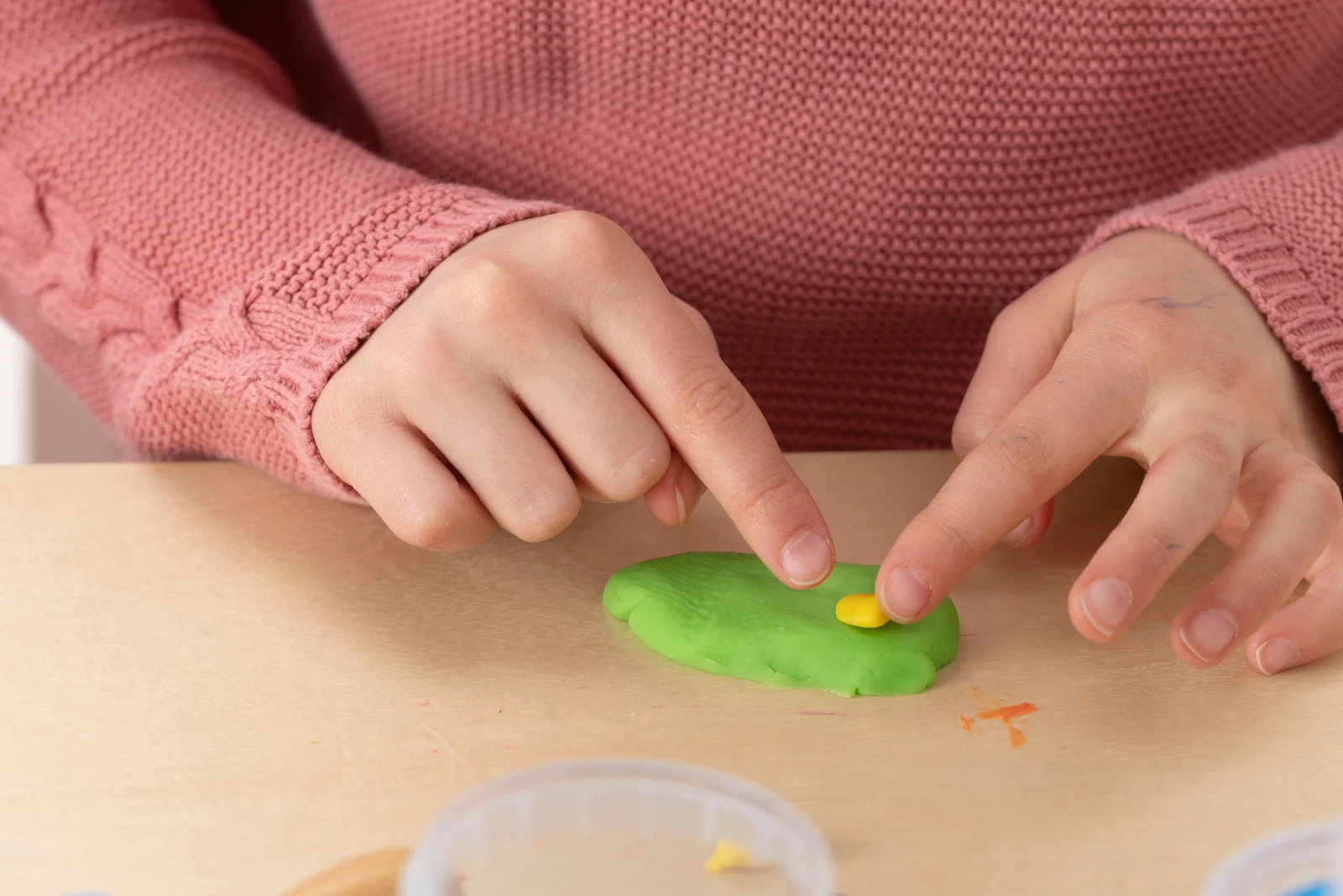 Plastilină moale în găleată, 1 kg - roșu [5]