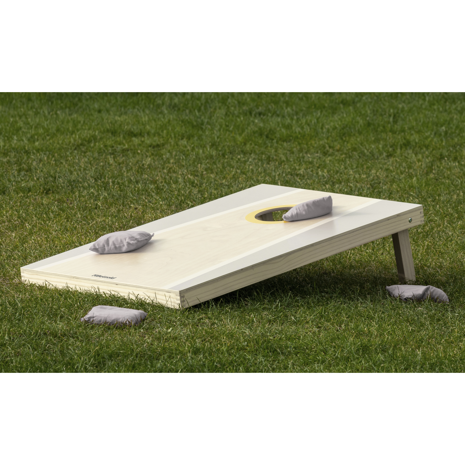 Set cornhole [8]