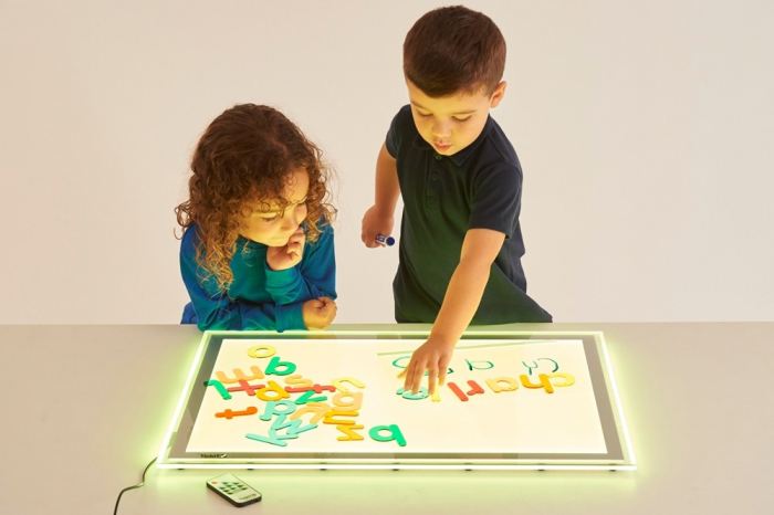 Set de 26 litere mici colorate transparente de înălțime 70 mm, TickiT [5]