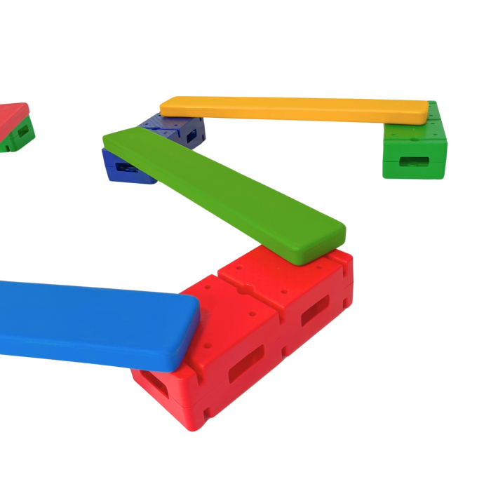 Traseu psihomotric senzorial cu plăci și blocuri [3]