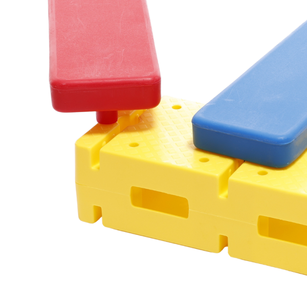 Traseu psihomotric senzorial cu plăci și blocuri [6]