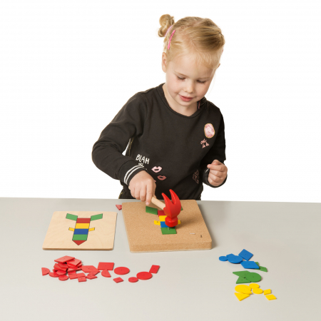 Joc de dezvoltare cognitivă și motricitate fină, Ciocănele [2]