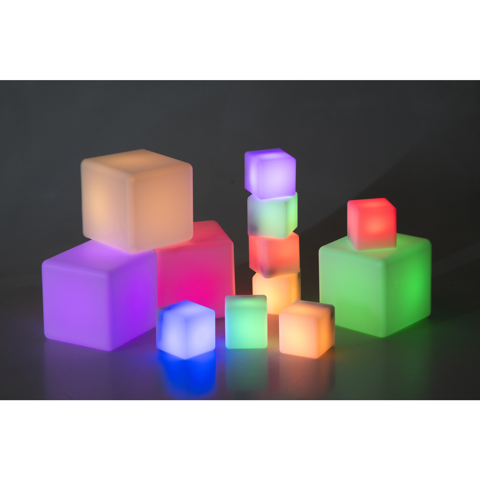 Stimulare vizuala - Cuburi luminoase care își schimbă culoarea pentru construcții senzoriale