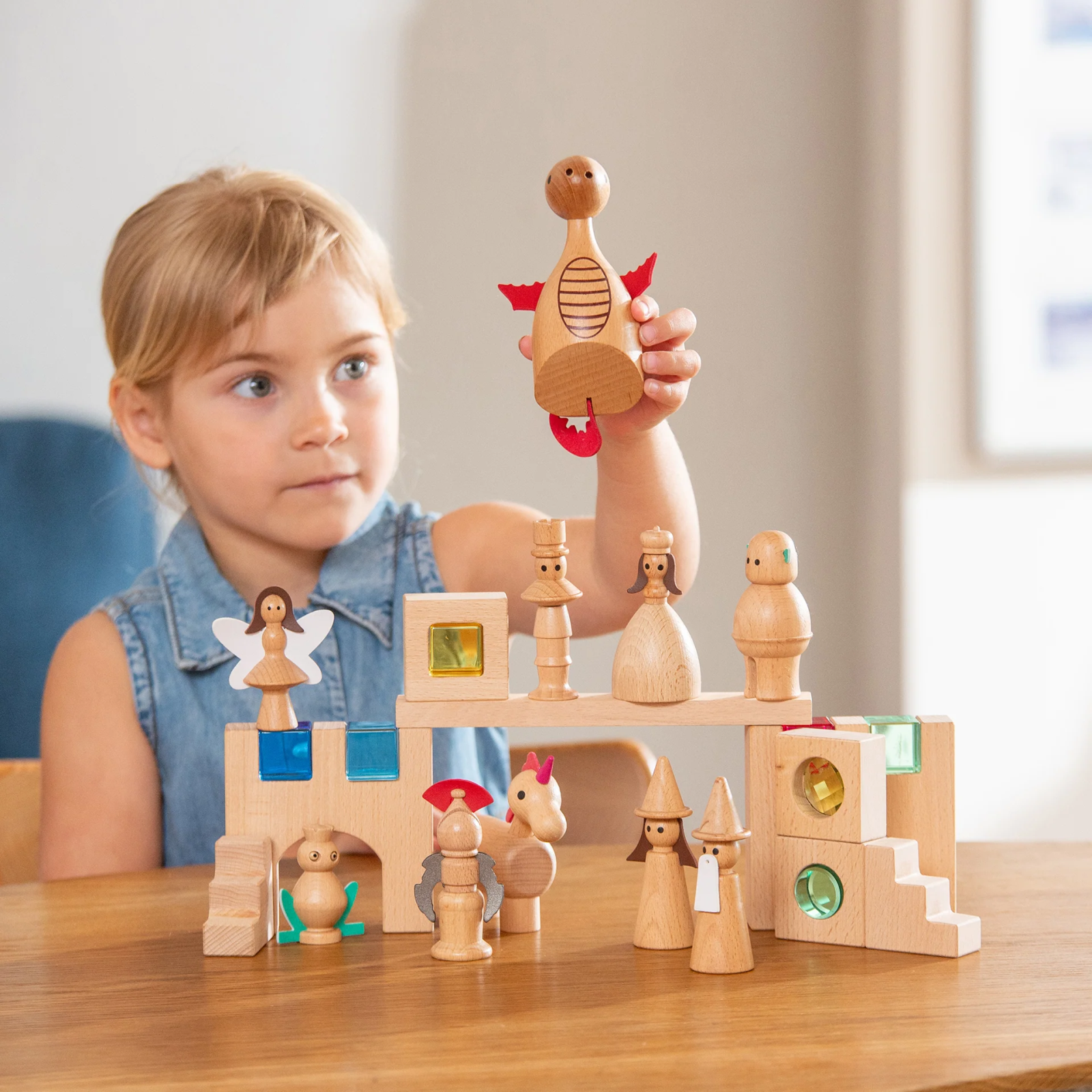 Figurine fermecate din lemn [13]