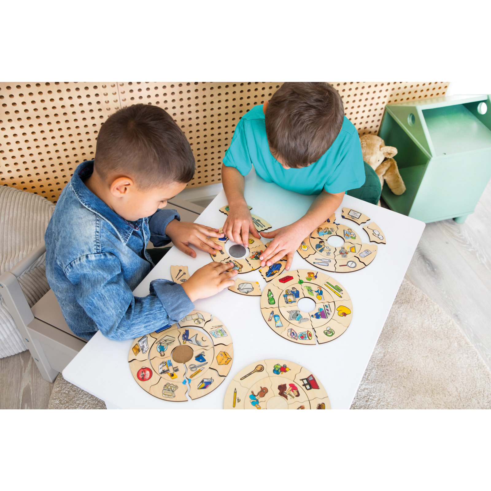 Puzzle din lemn asociere materiale și profesii 65 piese [15]