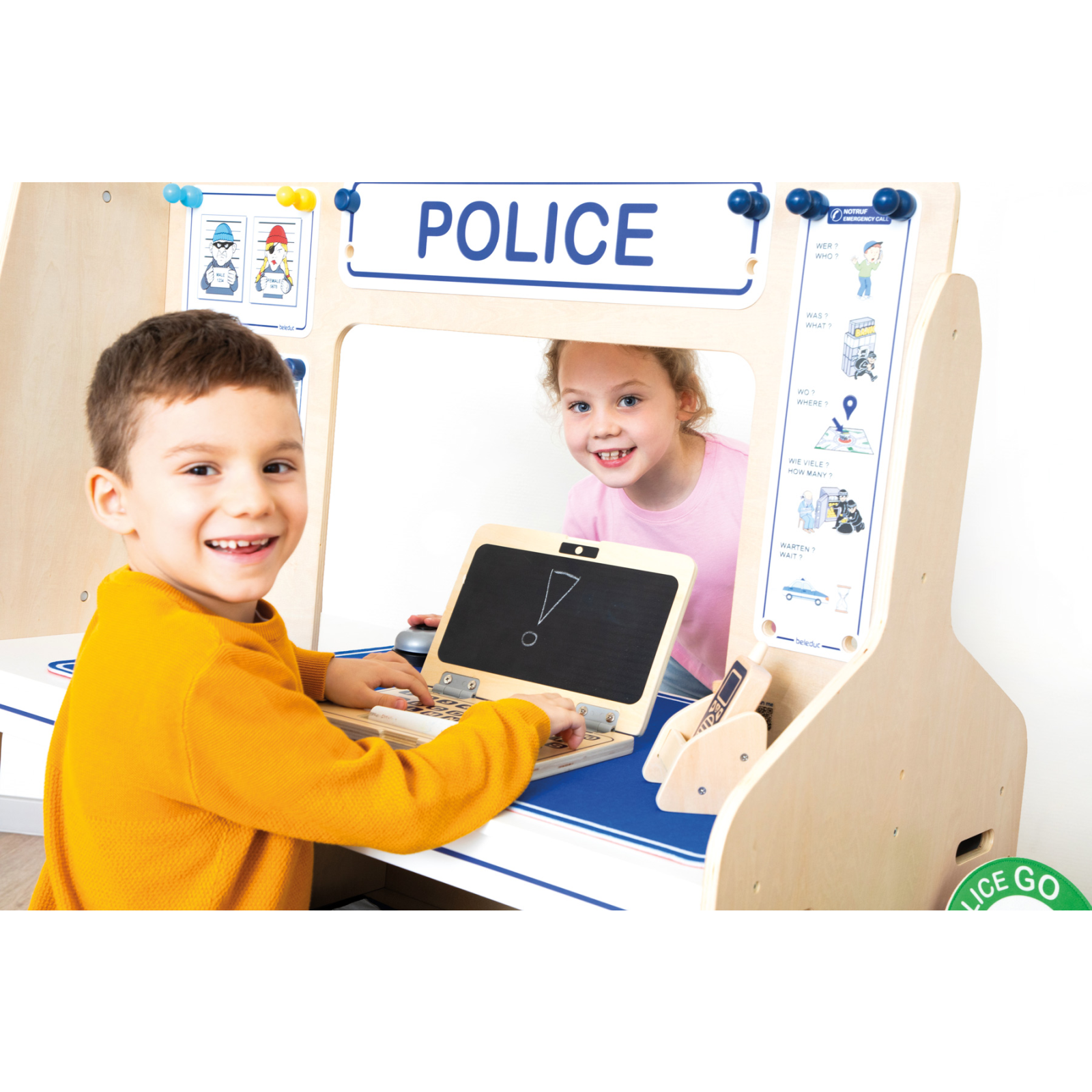 Secția dublă: pompierii și poliția [15]