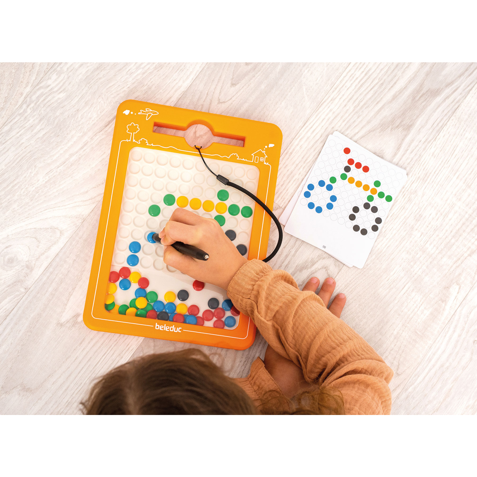 Set cu tablă magnetică – aranjare și sortare [7]