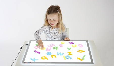Set de 26 litere mici colorate transparente de înălțime 70 mm, TickiT [3]