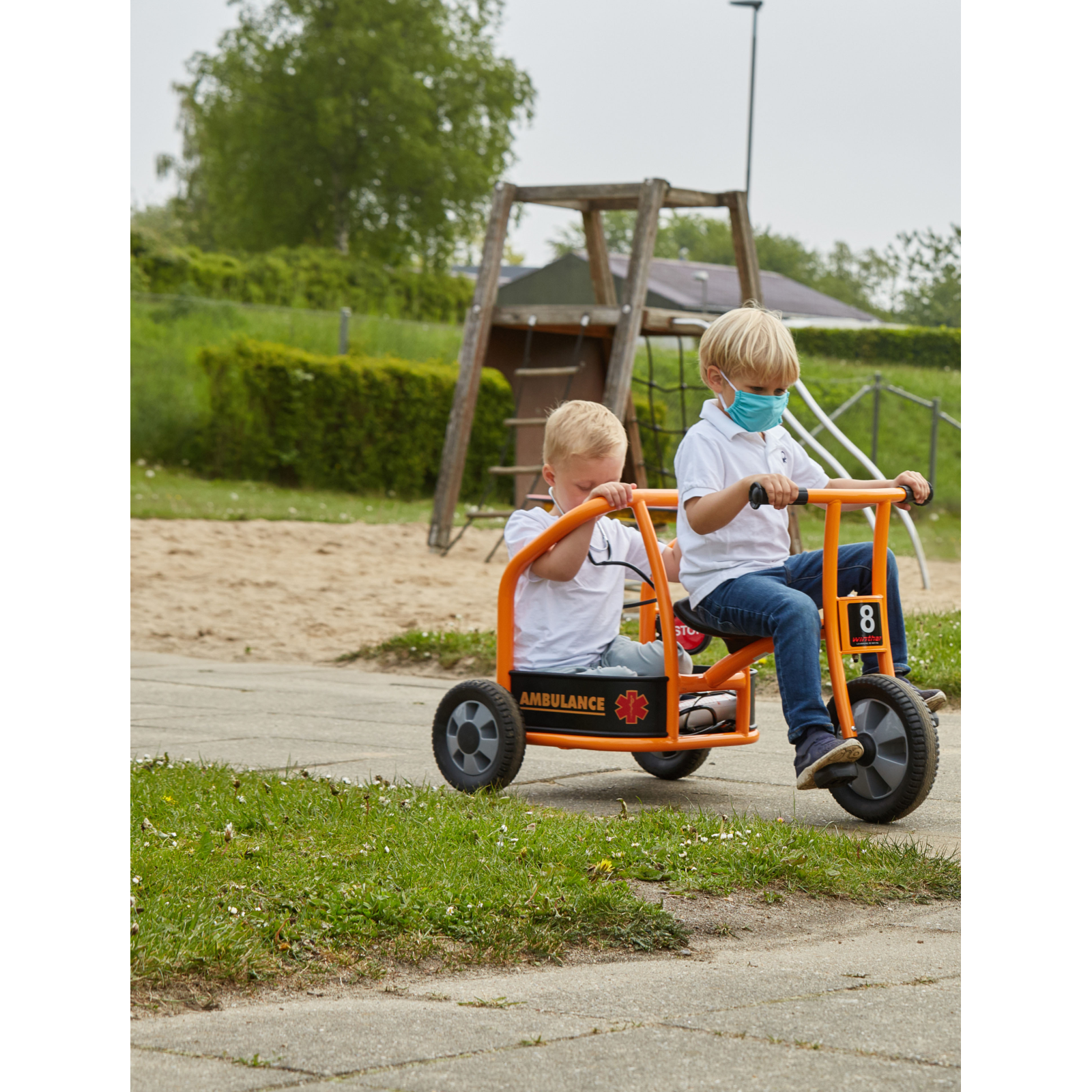 Tricicletă Ambulanță [5]