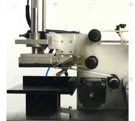 Masina de etichetat suprafete plane, semi-automata, LP-LMT-100 [1]