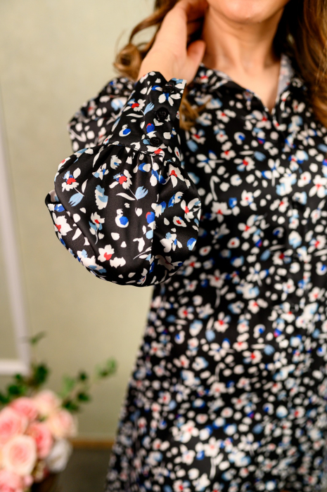 Rochie Scurtă Tip Cămașă Neagră Cu Mini Floricele [4]