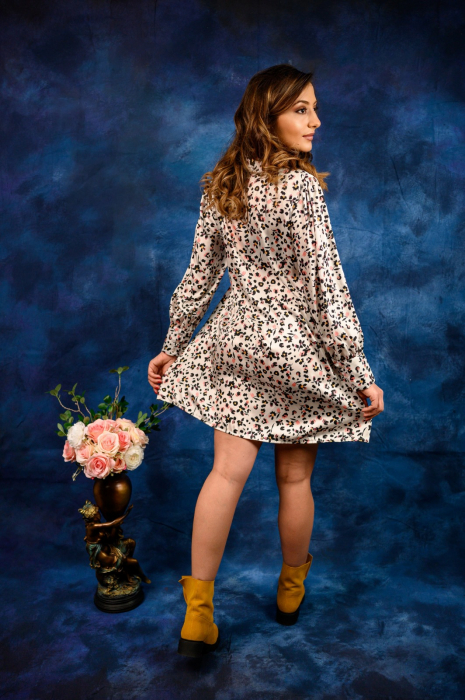 Rochie Scurtă Tip Cămașă Crem Cu Mini Floricele [3]
