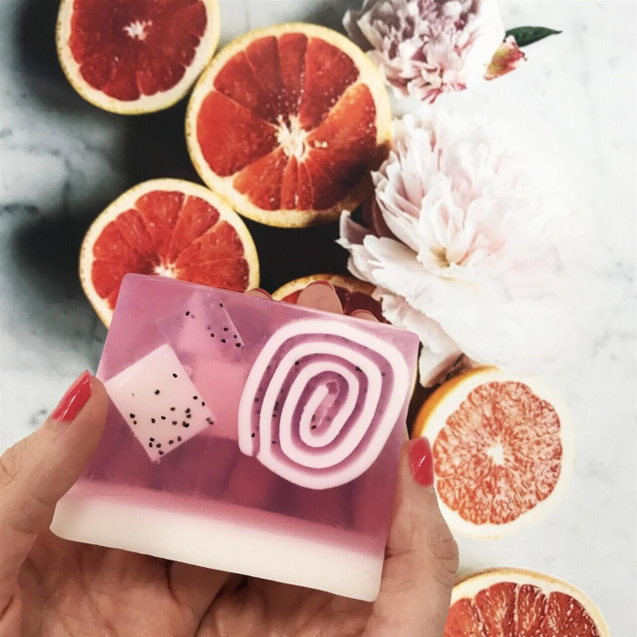 Sapun solid handmade Heard it Through Grapefruit Soap 100g, Bomb Cosmetics [2]