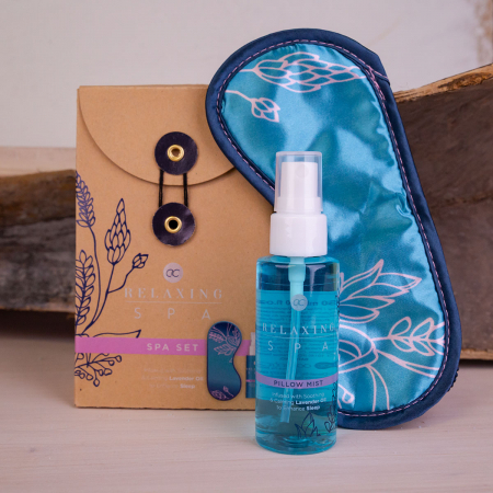 CADOURI - Set cadou femei, masca de dormit, spray pentru perna, Wellness set RELAXING SPA in gift box, incl. 60ml pillow mist, sleep mask, infused with Lavender Oil, fragrance: Lavender Chamomile, col. blue/l