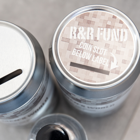 Set cadou barbati, gel de dus, 180ml body wash MEN'S WORLD in bottle in coin bank (shape: beer can), fragrance: Oak Amber, col.: cream/brown/grey, PU 6/24, set cadou craciun [1]