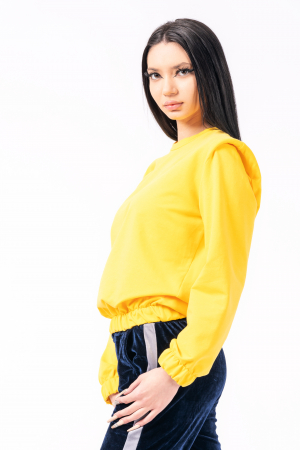 Bluza cu umeri bufanti [1]