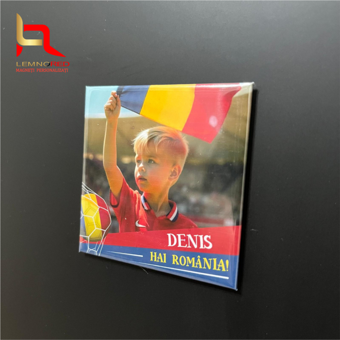 Magnet Tricolor cu nume, poza si textul "Hai Romania" – Pentru Cei cu Sufletul in Peluza [2]
